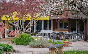 Charme Hôtel et Spa, Montbéliard Sud